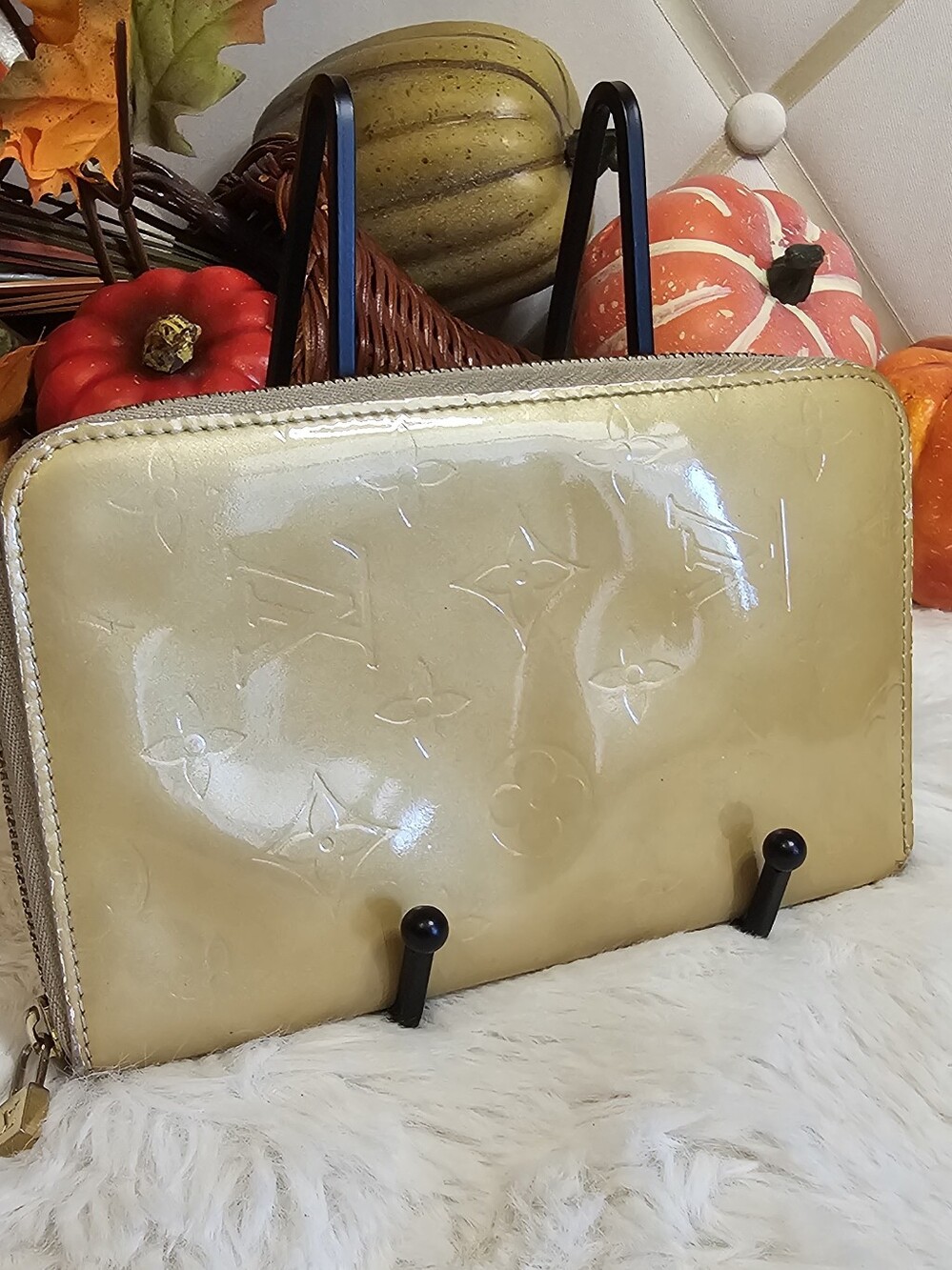 Louis Vuitton Monogram Vernis Zippy Wallet.